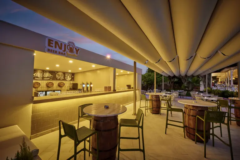 Restoran &amp; Bar